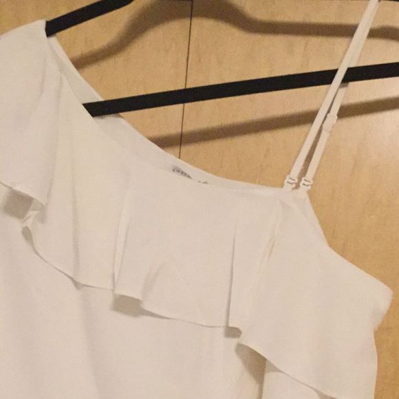 Chelsea And Walker Alina One-Shoulder Silk Top - Picture 4 of 10